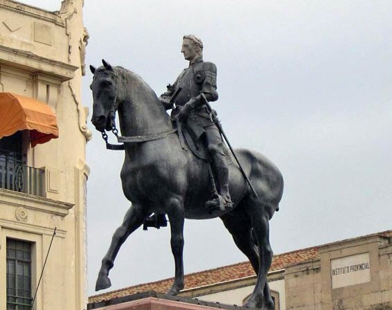 Monumento al Gran Capitan
